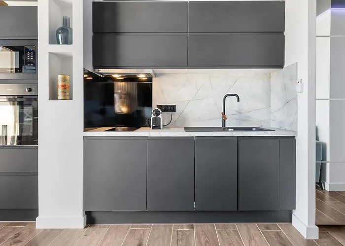 After Eight Heliopolis Naturiste * Agde